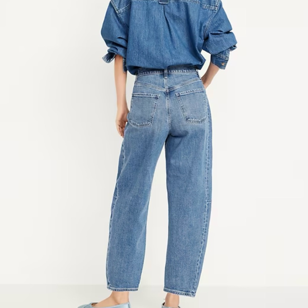 Old Navy High Waist Barrel Ankle Jeans (Size 18)